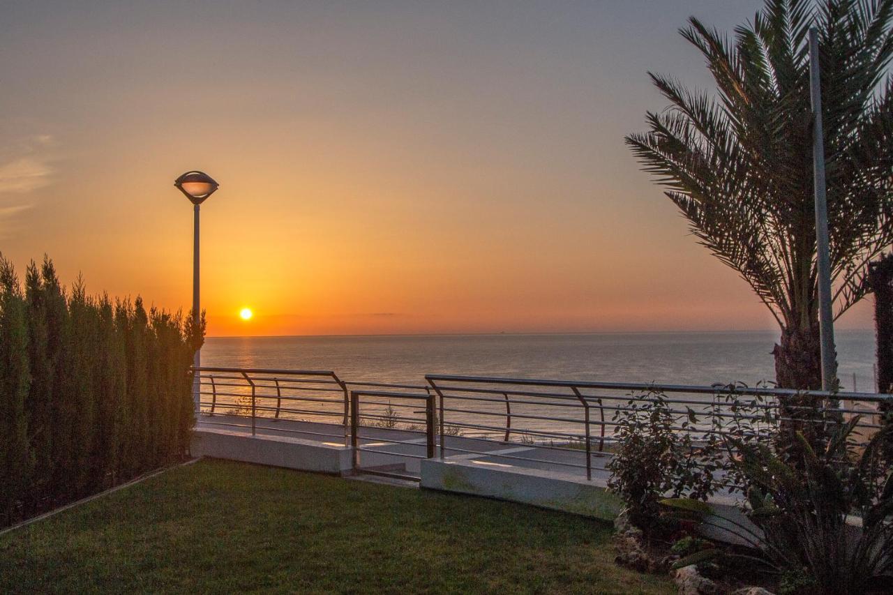 Infinity Luxury Sea View Apartment With Private Garden Arenales del Sol Kültér fotó